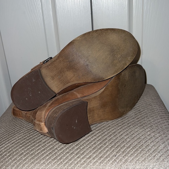 Marc Fisher boots. Brown, womens size 8 - Picture 5 of 5